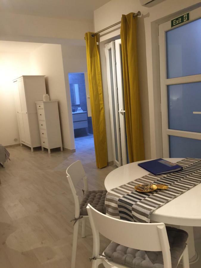 Valletta Spacious Duplex - St.Paul'S Apartments Екстер'єр фото